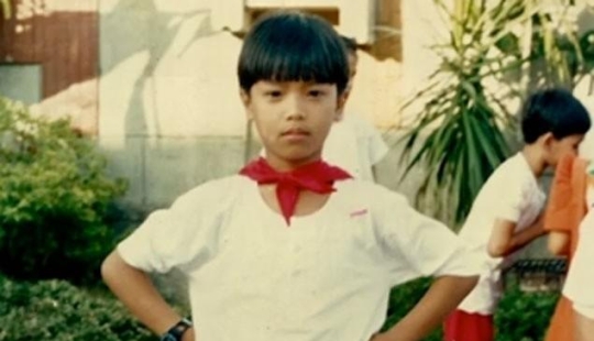 Este chico se convertirá en una famosa modelo de lencería femenina en el futuro.