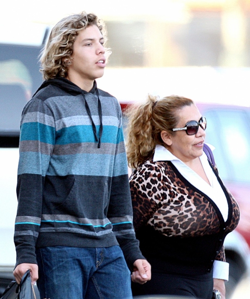 "Este es el verdadero hijo de Arnie": El hijo de Schwarzenegger de una mujer mexicana creció guapo