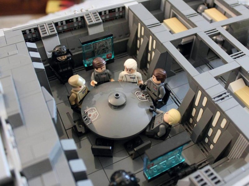 Este hombre construyó una nave espacial de Star Wars con Lego