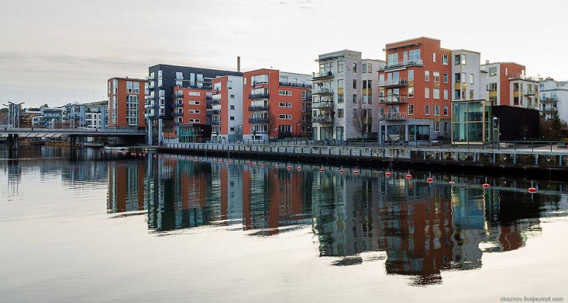 Estocolmo. Hammarby Sjöstad: un barrio ecológico en el sitio de una zona industrial abandonada Estocolmo. Hammarby Sjöstad: un barrio ecológico en el sitio de una zona industrial abandonada