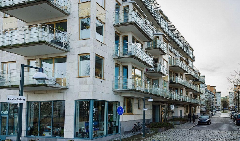 Estocolmo. Hammarby Sjöstad: un barrio ecológico en el sitio de una zona industrial abandonada Estocolmo. Hammarby Sjöstad: un barrio ecológico en el sitio de una zona industrial abandonada