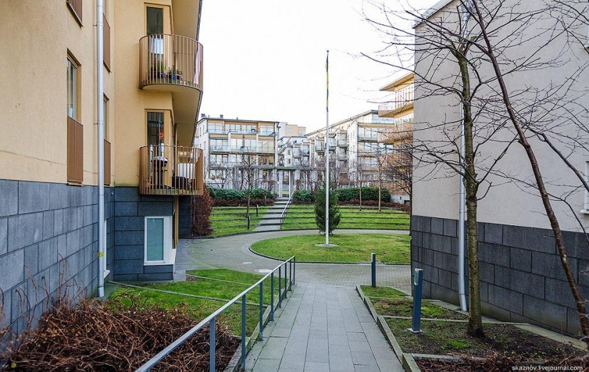 Estocolmo. Hammarby Sjöstad: un barrio ecológico en el sitio de una zona industrial abandonada Estocolmo. Hammarby Sjöstad: un barrio ecológico en el sitio de una zona industrial abandonada