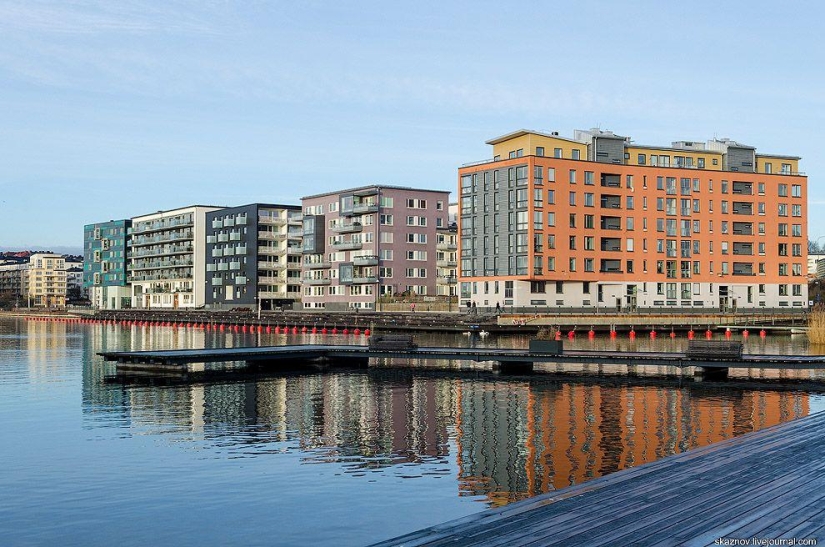 Estocolmo. Hammarby Sjöstad: un barrio ecológico en el sitio de una zona industrial abandonada Estocolmo. Hammarby Sjöstad: un barrio ecológico en el sitio de una zona industrial abandonada