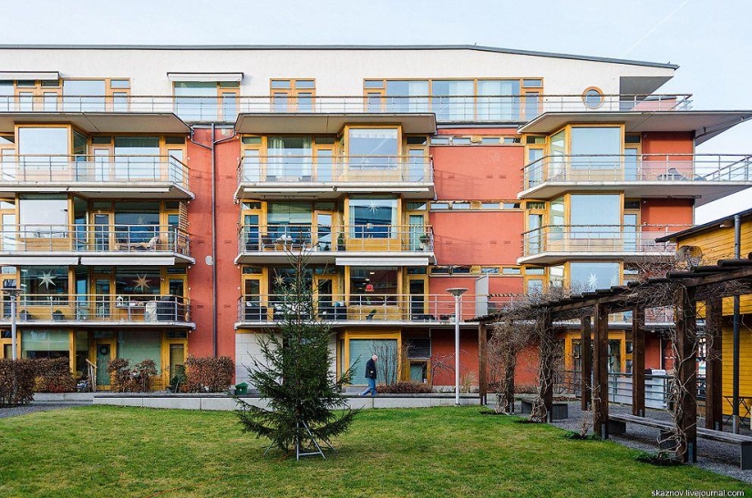 Estocolmo. Hammarby Sjöstad: un barrio ecológico en el sitio de una zona industrial abandonada Estocolmo. Hammarby Sjöstad: un barrio ecológico en el sitio de una zona industrial abandonada