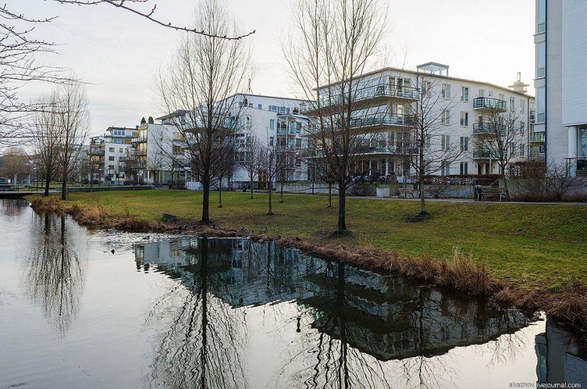Estocolmo. Hammarby Sjöstad: un barrio ecológico en el sitio de una zona industrial abandonada Estocolmo. Hammarby Sjöstad: un barrio ecológico en el sitio de una zona industrial abandonada