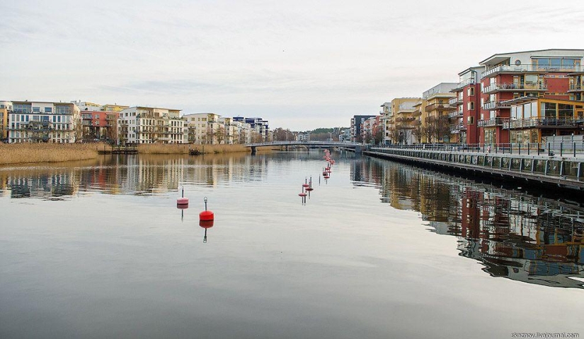Estocolmo. Hammarby Sjöstad: un barrio ecológico en el sitio de una zona industrial abandonada Estocolmo. Hammarby Sjöstad: un barrio ecológico en el sitio de una zona industrial abandonada