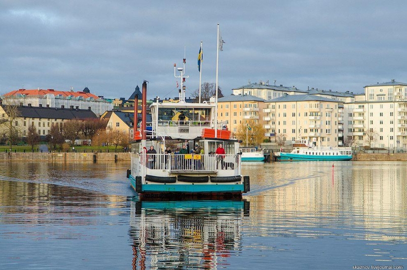 Estocolmo. Hammarby Sjöstad: un barrio ecológico en el sitio de una zona industrial abandonada Estocolmo. Hammarby Sjöstad: un barrio ecológico en el sitio de una zona industrial abandonada
