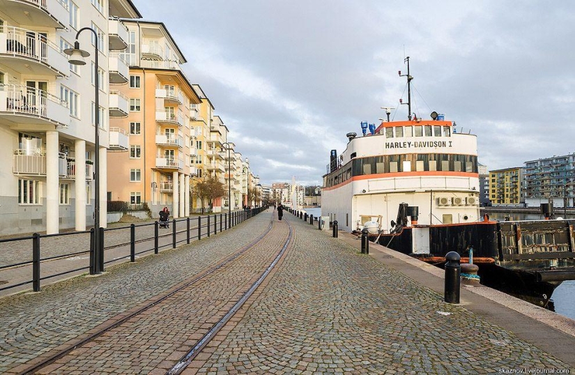 Estocolmo. Hammarby Sjöstad: un barrio ecológico en el sitio de una zona industrial abandonada Estocolmo. Hammarby Sjöstad: un barrio ecológico en el sitio de una zona industrial abandonada