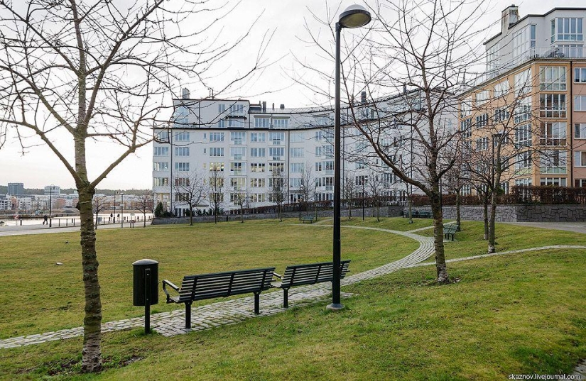 Estocolmo. Hammarby Sjöstad: un barrio ecológico en el sitio de una zona industrial abandonada Estocolmo. Hammarby Sjöstad: un barrio ecológico en el sitio de una zona industrial abandonada