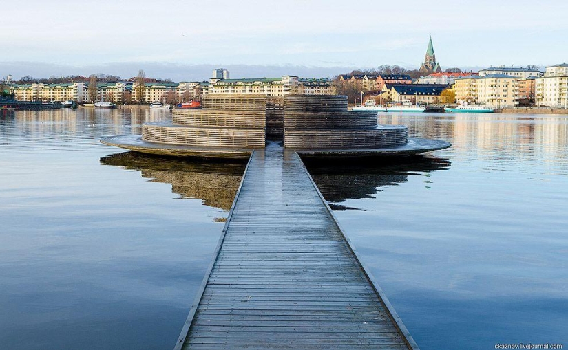 Estocolmo. Hammarby Sjöstad: un barrio ecológico en el sitio de una zona industrial abandonada Estocolmo. Hammarby Sjöstad: un barrio ecológico en el sitio de una zona industrial abandonada