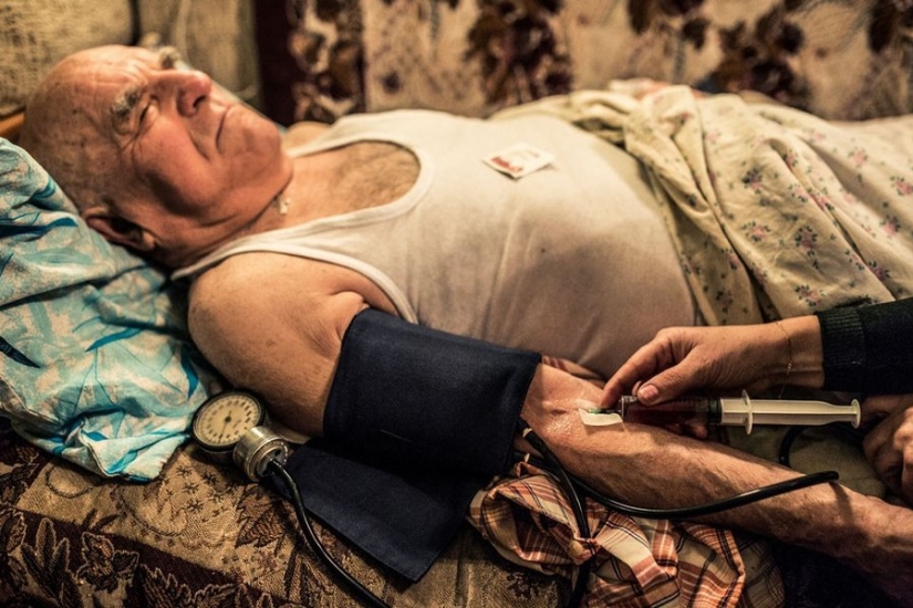 Everyday life of ambulance workers: to change as to war