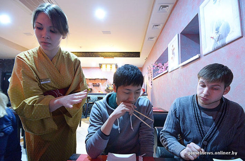 Experiment: a real Japanese tried real Gomel sushi