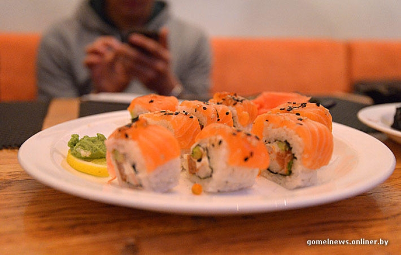 Experimento: un verdadero japonés probó el verdadero sushi Gomel