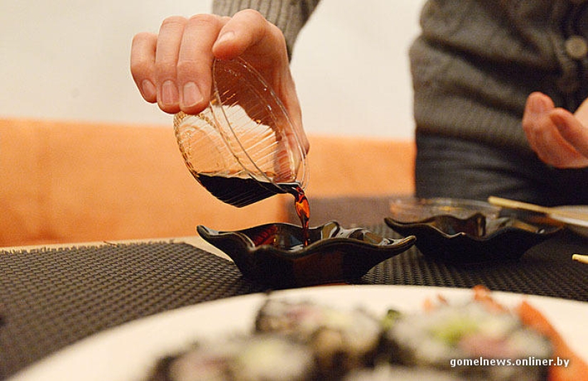 Experimento: un verdadero japonés probó el verdadero sushi Gomel