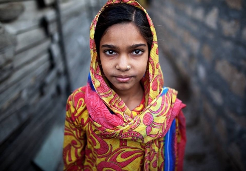 Expressive and colorful portraits from different parts of the world Expressive and colorful portraits from different parts of the world