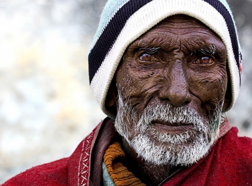 Expressive and colorful portraits from different parts of the world Expressive and colorful portraits from different parts of the world