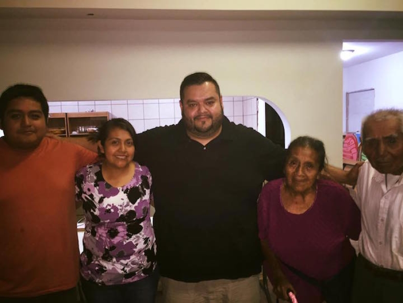 Extraños han recaudado más de $250,000 para un vendedor de helados de 89 años Extraños han recaudado más de $250,000 para un vendedor de helados de 89 años