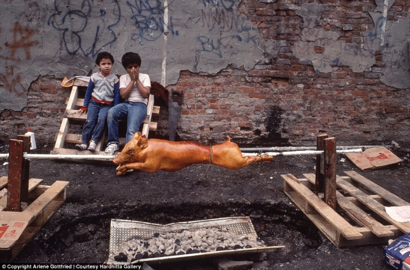 Extraños personajes de Nueva York en la lente de Arlene Gottfried desde la década de 1970 hasta la actualidad