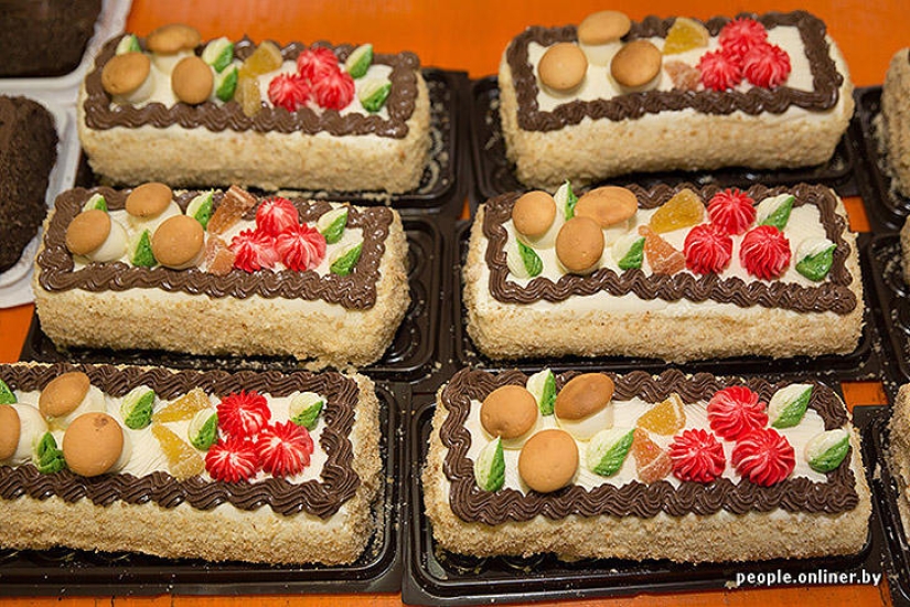 &quot;Fabulous&quot; photo report: how your favorite Soviet cakes are made