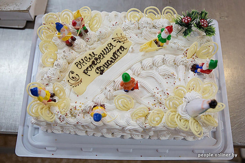 &quot;Fabulous&quot; photo report: how your favorite Soviet cakes are made