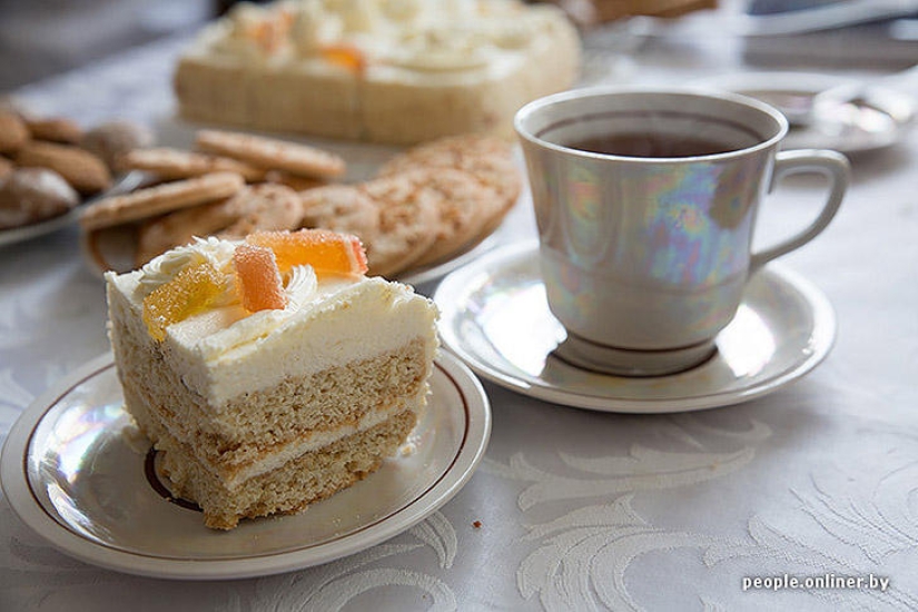 &quot;Fabulous&quot; photo report: how your favorite Soviet cakes are made