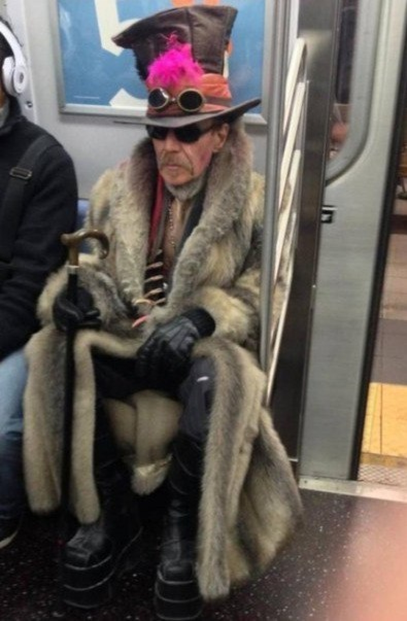 Fashionable people of the Moscow metro