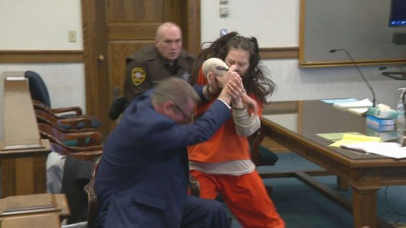 "Female Mantis": American woman killed and beheaded lover during sex