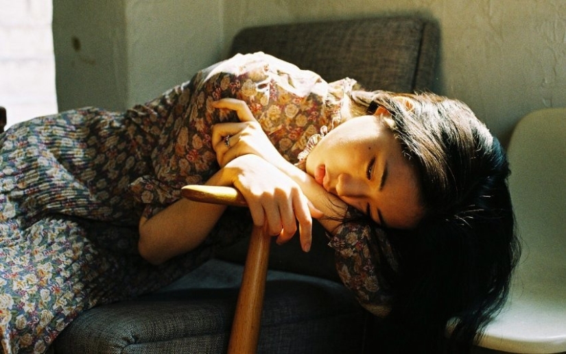 Female nature in its original form - sincere emotions in the works of Marat Safin
