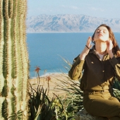 Female recruits in the Israeli army in the photo of Maya Toledano