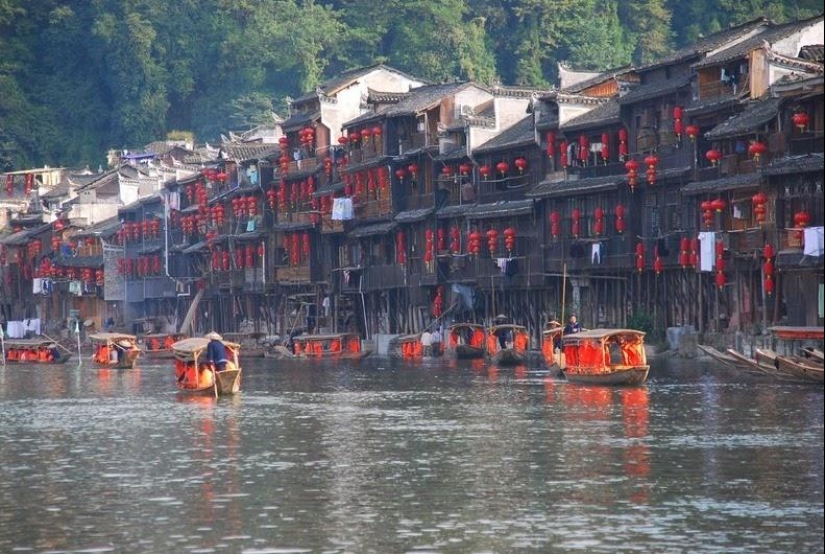 Fenghuang es una de las ciudades más bellas de China
