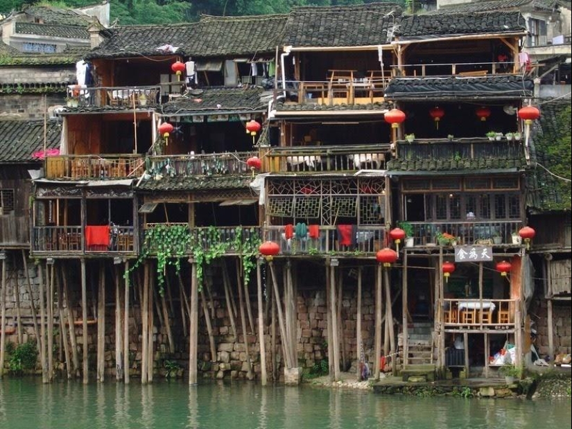 Fenghuang es una de las ciudades más bellas de China