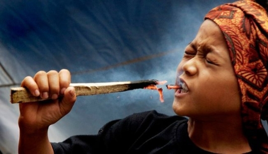 Festival de autotortura de Debus en Indonesia