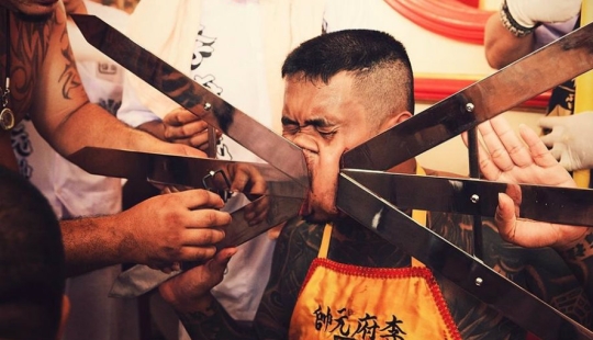 Festival Vegetariano Sangriento en Tailandia