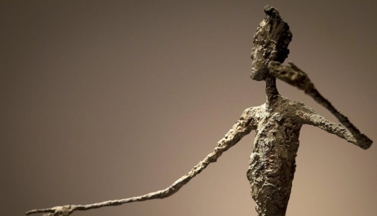 Few would believe that this is the most expensive sculpture in the world: what does the famous "Pointing Man" worth $141,000,000 look like? Few would believe that this is the most expensive sculpture in the world: what does the famous "Pointing Man" worth $141,000,000 look like?