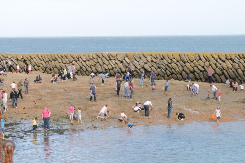 Fiebre del Oro Británica en la playa de Folkestone Fiebre del Oro Británica en la playa de Folkestone