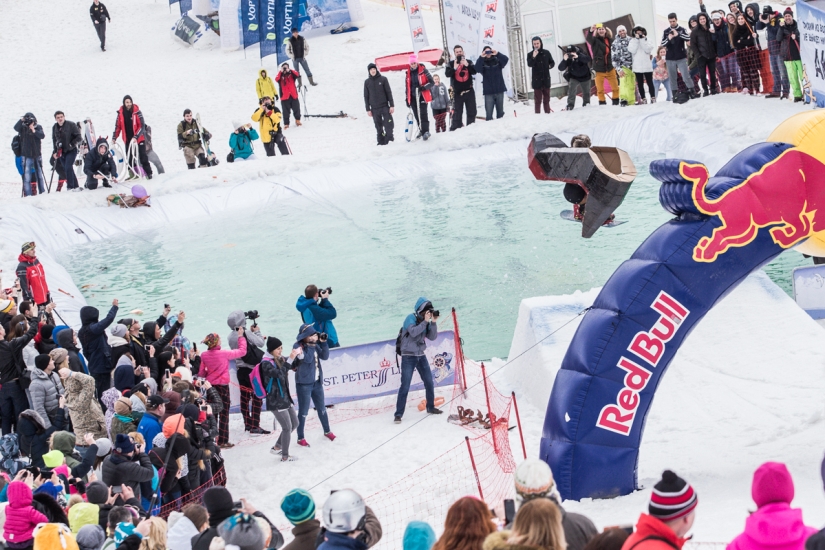 Fiesta fuerte en Snezhny: la carrera de snowboard más creativa de Rusia