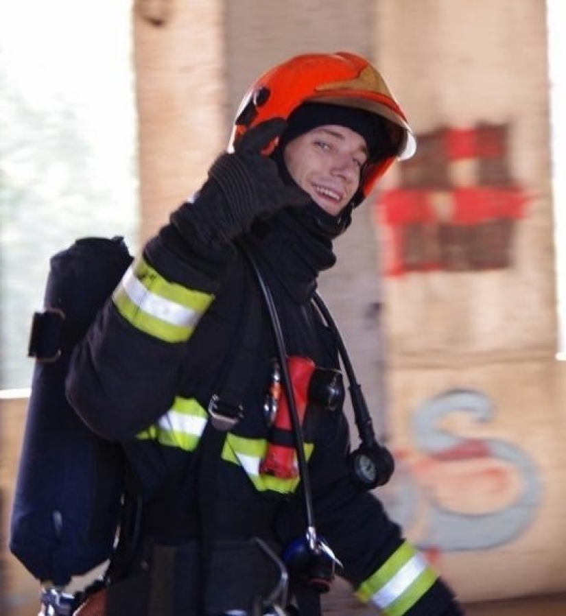 Firefighter Pyotr Stankevich sacrificed his life to save six people Firefighter Pyotr Stankevich sacrificed his life to save six people