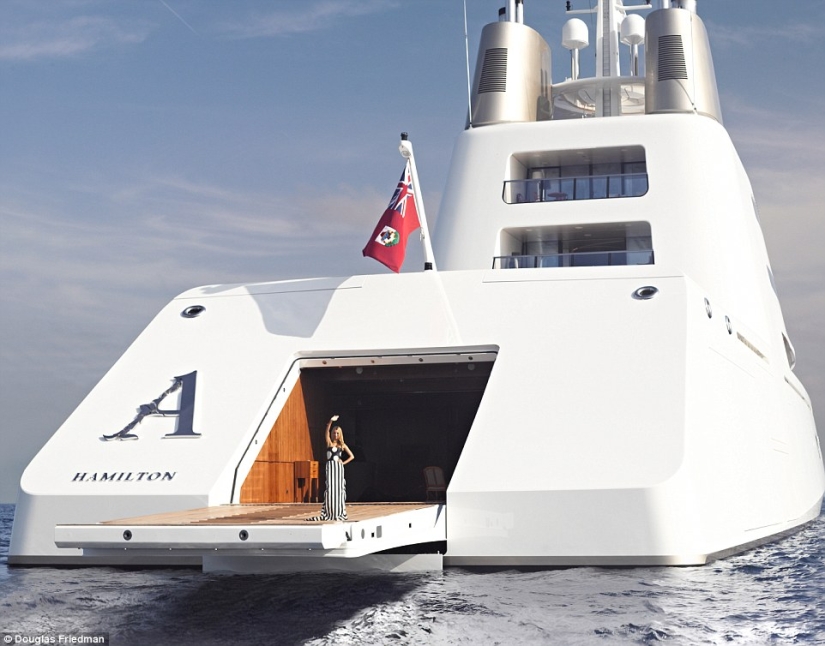 First published pictures of the luxurious interiors of billionaire Melnichenko's yacht for $ 300 million First published pictures of the luxurious interiors of billionaire Melnichenko's yacht for $ 300 million