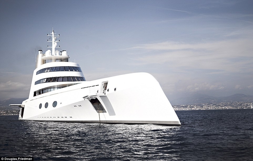 First published pictures of the luxurious interiors of billionaire Melnichenko's yacht for $ 300 million First published pictures of the luxurious interiors of billionaire Melnichenko's yacht for $ 300 million