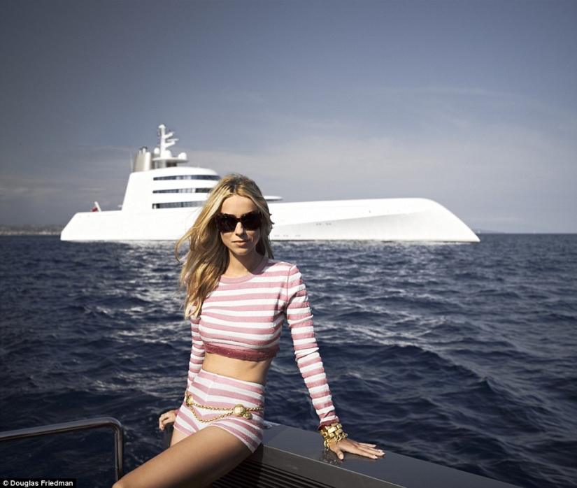 First published pictures of the luxurious interiors of billionaire Melnichenko's yacht for $ 300 million First published pictures of the luxurious interiors of billionaire Melnichenko's yacht for $ 300 million