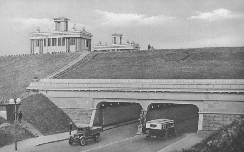 Flotando a través del puente: el increíble acueducto del Canal de Moscú