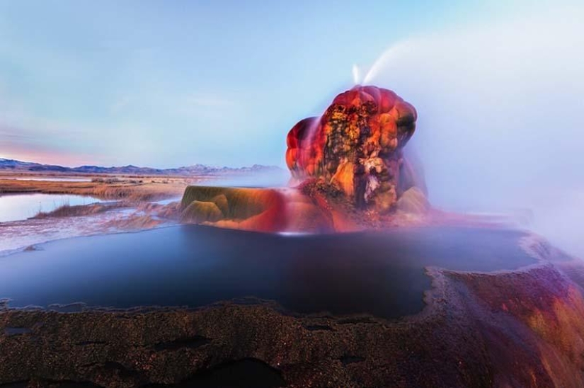 Fly Geyser - Nevada's Hidden Gem Fly Geyser - Nevada's Hidden Gem