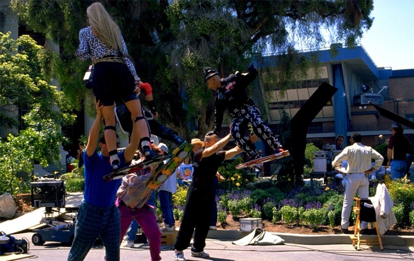Flying in reality: how to shoot flying skates for the blockbuster "Back to the Future 2"