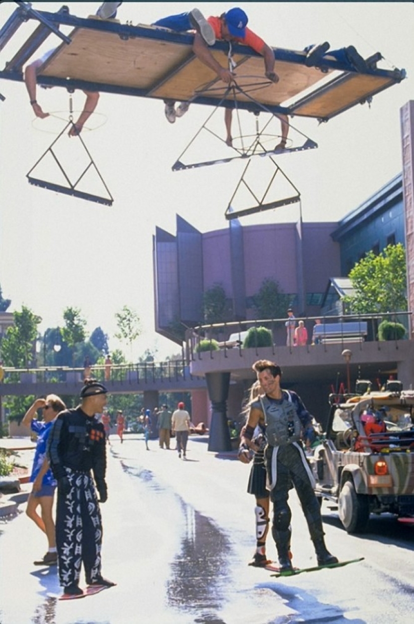 Flying in reality: how to shoot flying skates for the blockbuster "Back to the Future 2"