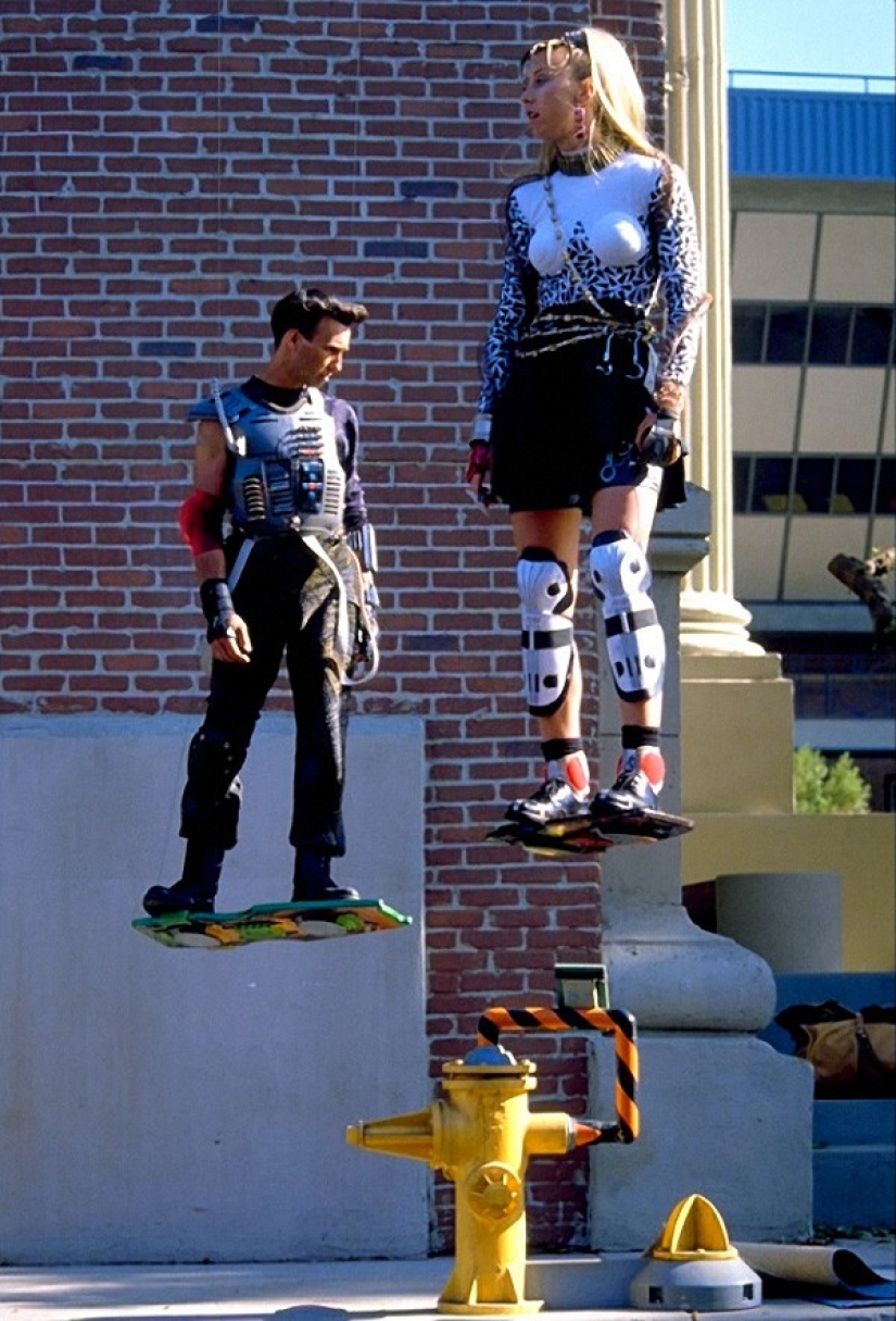 Flying in reality: how to shoot flying skates for the blockbuster "Back to the Future 2"