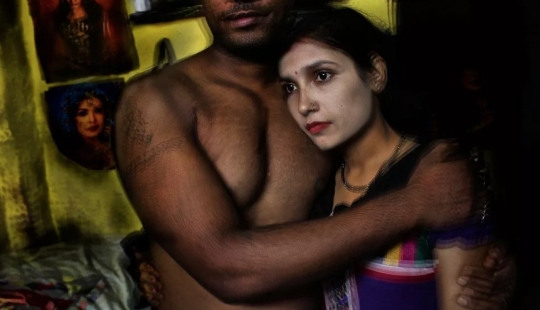 Forced to trade themselves to feed their elderly parents - life in India Forced to trade themselves to feed their elderly parents - life in India