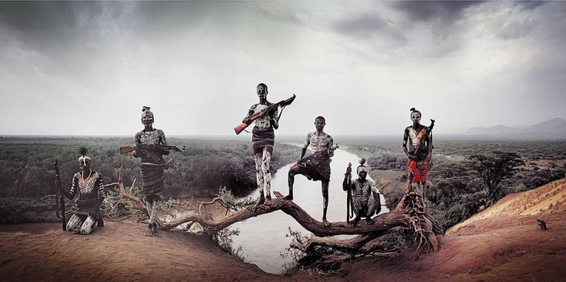 Fotógrafo británico Jimmy Nelson: Salvajes con ametralladoras