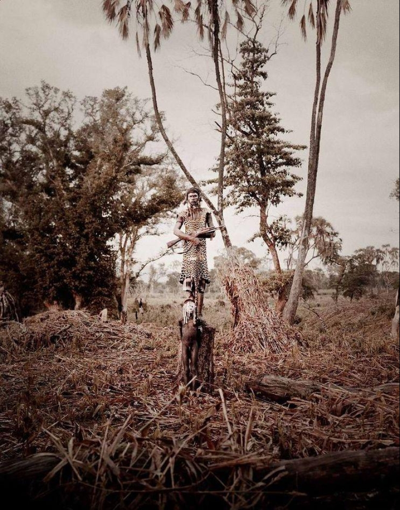 Fotógrafo británico Jimmy Nelson: Salvajes con ametralladoras
