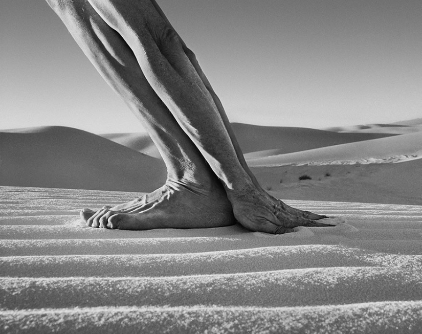 Fotógrafo usa su cuerpo desnudo para crear mundos de fantasía