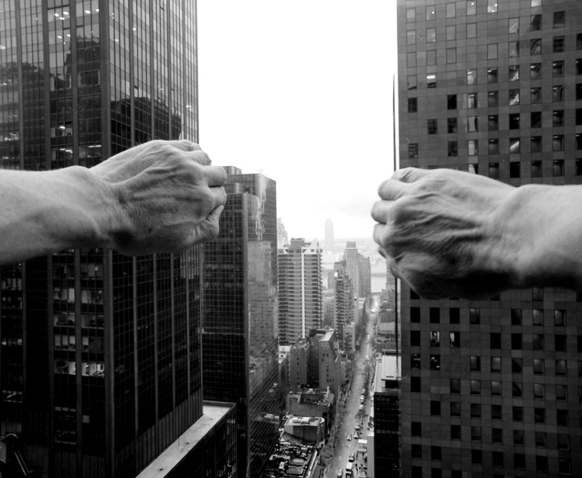 Fotógrafo usa su cuerpo desnudo para crear mundos de fantasía